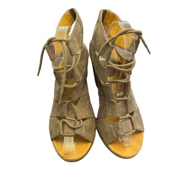 Melrose & Market Ladies CALISTA Taupe Beige Grey Wedge Lace Up Sandals Size 10 - Picture 3 of 9